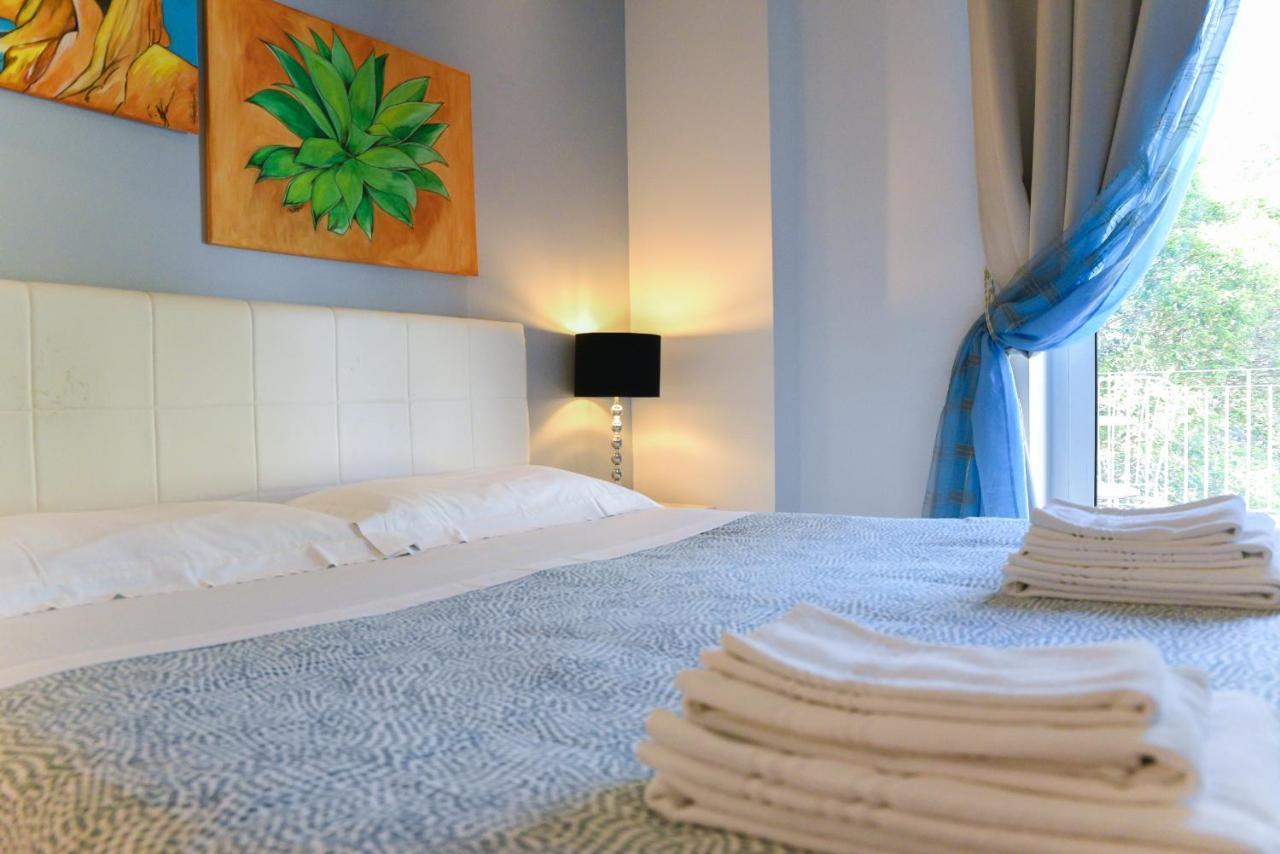 Palazzo Leo Suite And Apartment เลชเช ภายนอก รูปภาพ