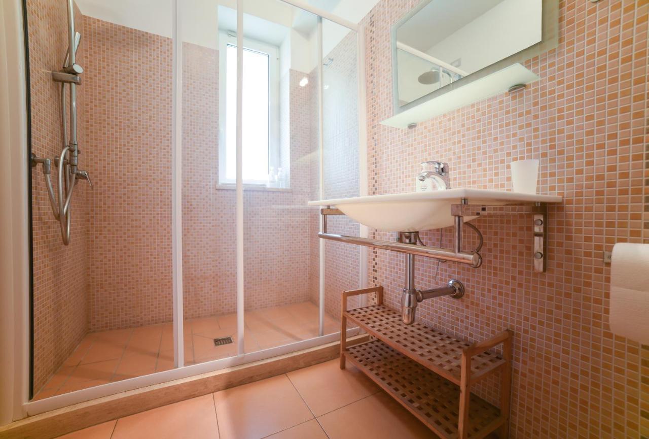 Palazzo Leo Suite And Apartment เลชเช ภายนอก รูปภาพ